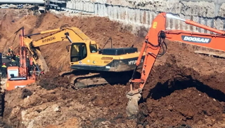 Разработка котлована экскаватором под фундамент в Пыть-яхе — цена от 2613 руб. | 2Землекопа-Пть